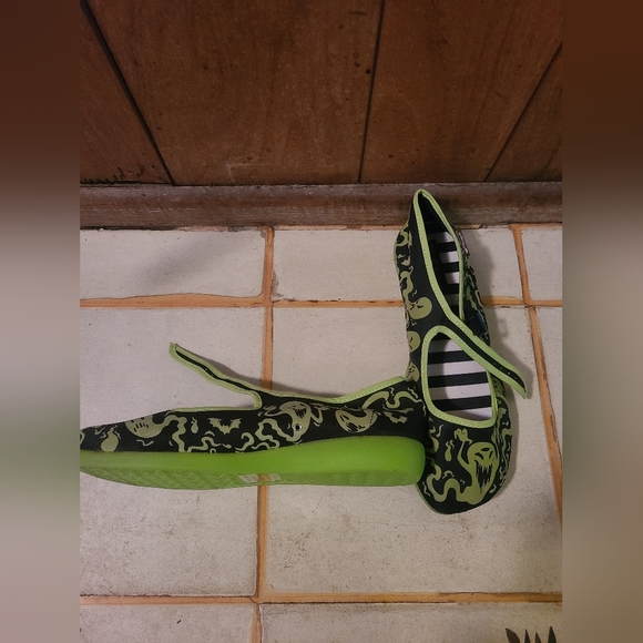 New Hot Chocolate Ghost Shoes, mary jane, Size 10 - Picture 2 of 3